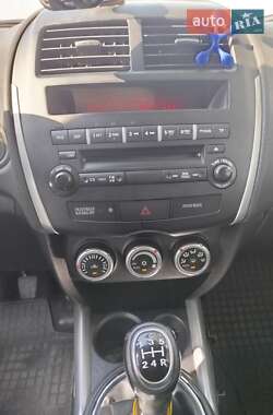 Позашляховик / Кросовер Mitsubishi ASX 2011 в 