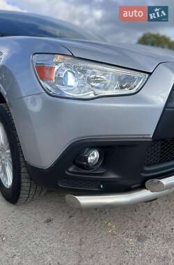 Внедорожник / Кроссовер Mitsubishi ASX 2011 в 