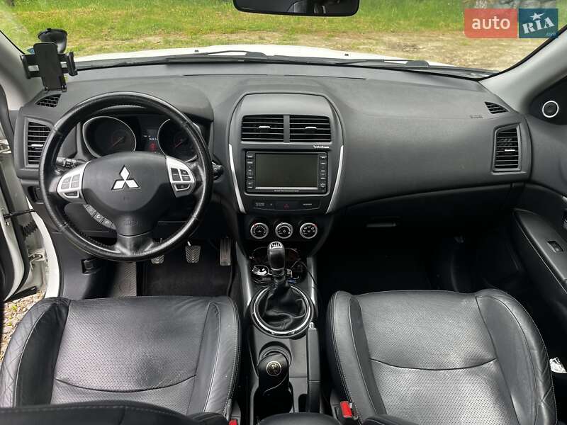 Внедорожник / Кроссовер Mitsubishi ASX 2011 в Новояворовске