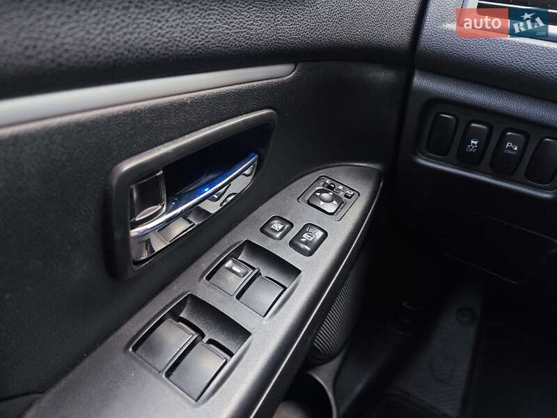 Внедорожник / Кроссовер Mitsubishi ASX 2010 в Киеве