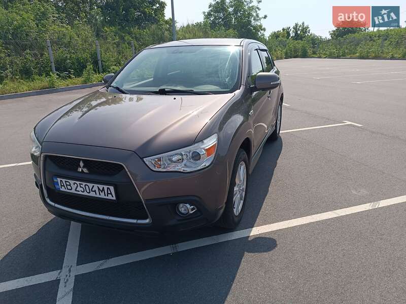 Внедорожник / Кроссовер Mitsubishi ASX 2010 в 
