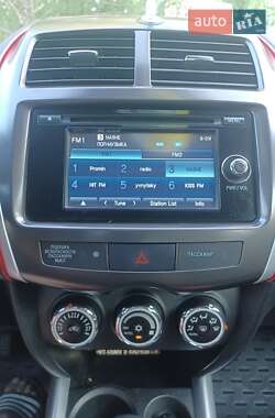 Внедорожник / Кроссовер Mitsubishi ASX 2014 в 