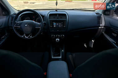 Внедорожник / Кроссовер Mitsubishi ASX 2021 в 