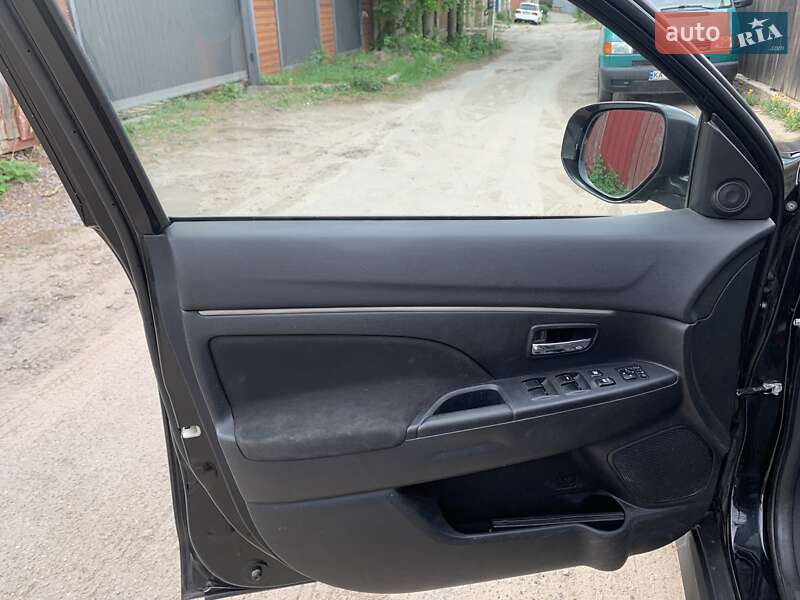 Позашляховик / Кросовер Mitsubishi ASX 2011 в Києві