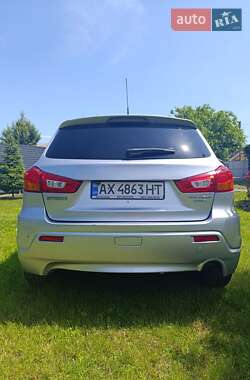 Внедорожник / Кроссовер Mitsubishi ASX 2011 в 