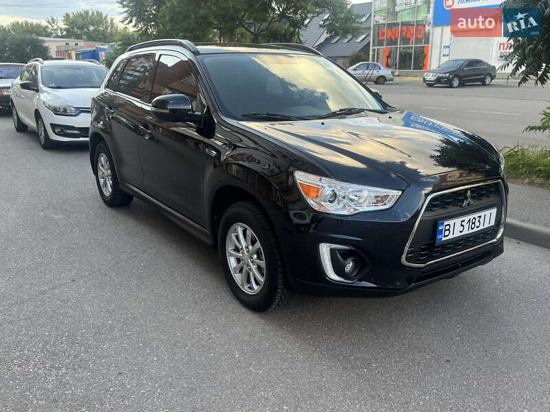 Внедорожник / Кроссовер Mitsubishi ASX 2015 в 