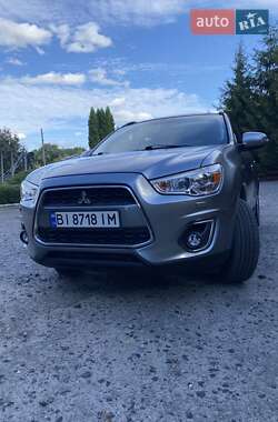 Внедорожник / Кроссовер Mitsubishi ASX 2013 в 