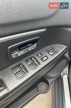 Внедорожник / Кроссовер Mitsubishi ASX 2010 в 