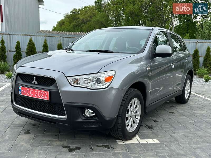 Внедорожник / Кроссовер Mitsubishi ASX 2013 в 