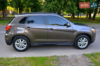 Внедорожник / Кроссовер Mitsubishi ASX 2010 в 