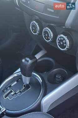 Внедорожник / Кроссовер Mitsubishi ASX 2014 в 