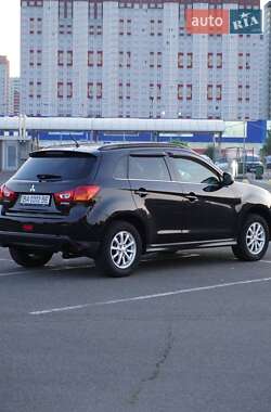 Внедорожник / Кроссовер Mitsubishi ASX 2014 в 