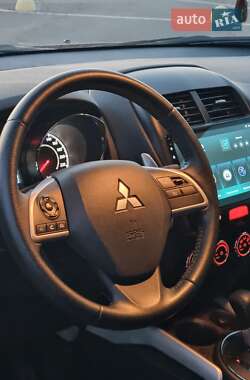 Внедорожник / Кроссовер Mitsubishi ASX 2014 в 