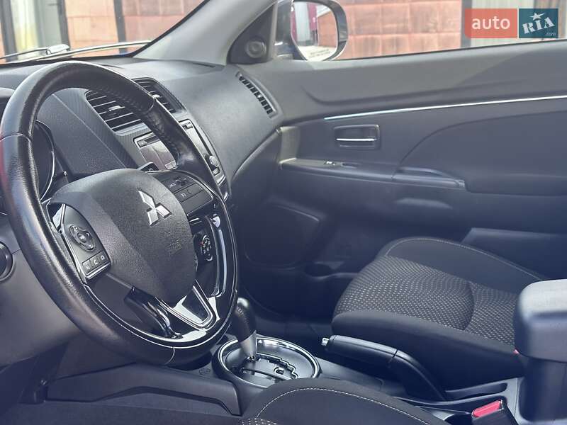Внедорожник / Кроссовер Mitsubishi ASX 2016 в Киеве