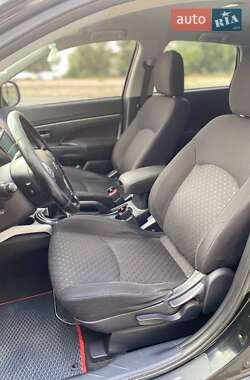 Внедорожник / Кроссовер Mitsubishi ASX 2010 в 