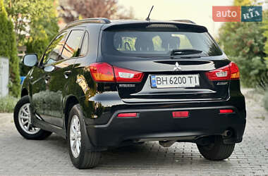 Внедорожник / Кроссовер Mitsubishi ASX 2010 в 