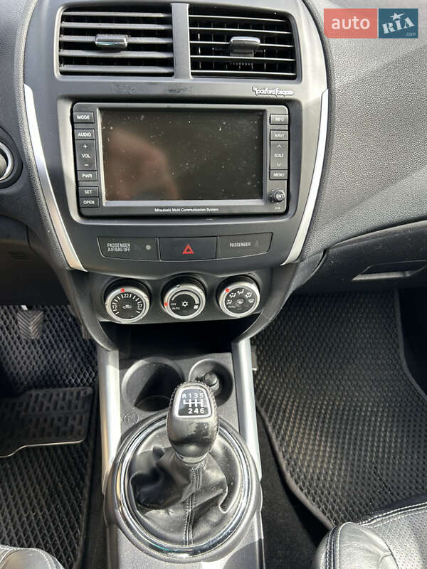 Внедорожник / Кроссовер Mitsubishi ASX 2010 в Славутиче