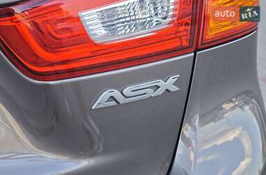 Позашляховик / Кросовер Mitsubishi ASX 2016 в 