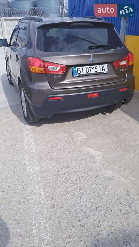 Внедорожник / Кроссовер Mitsubishi ASX 2010 в Кременчуге фото 7 Внедорожник / Кроссовер Mitsubishi ASX 2010 в Кременчуге