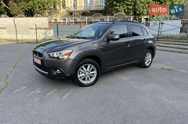 Внедорожник / Кроссовер Mitsubishi ASX 2011 в 