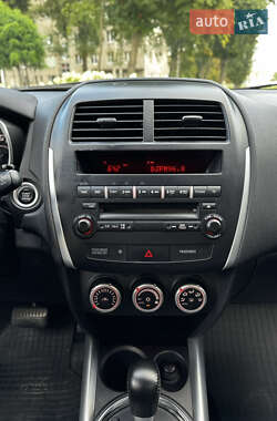 Внедорожник / Кроссовер Mitsubishi ASX 2011 в 