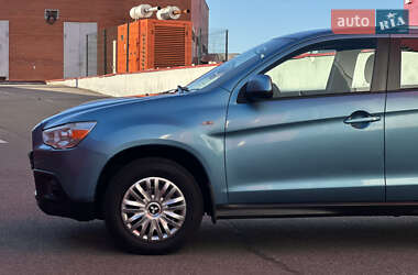Внедорожник / Кроссовер Mitsubishi ASX 2010 в 