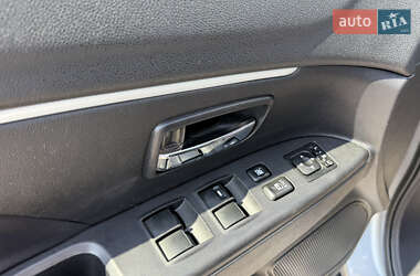 Внедорожник / Кроссовер Mitsubishi ASX 2010 в 