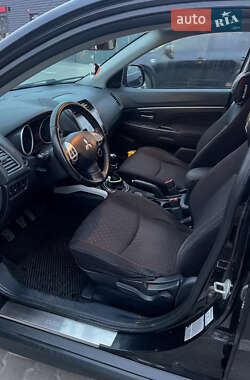Внедорожник / Кроссовер Mitsubishi ASX 2010 в 