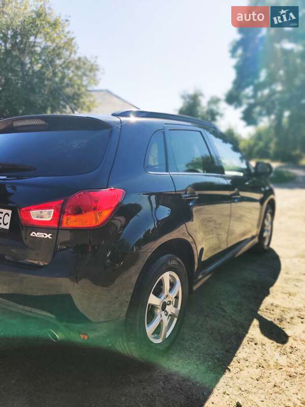 Внедорожник / Кроссовер Mitsubishi ASX 2013 в Сумах