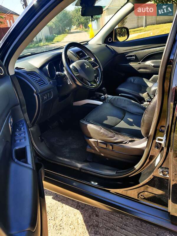 Внедорожник / Кроссовер Mitsubishi ASX 2013 в Сумах