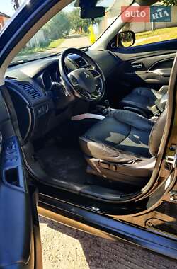 Внедорожник / Кроссовер Mitsubishi ASX 2013 в 