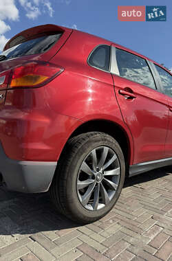 Внедорожник / Кроссовер Mitsubishi ASX 2012 в 