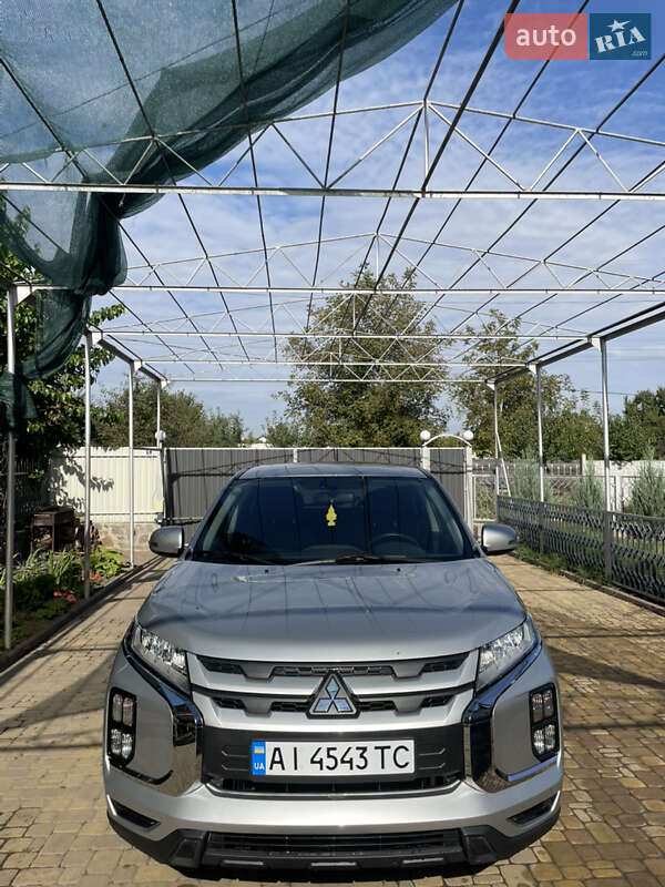 Внедорожник / Кроссовер Mitsubishi ASX 2022 в 