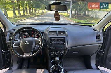 Внедорожник / Кроссовер Mitsubishi ASX 2015 в 
