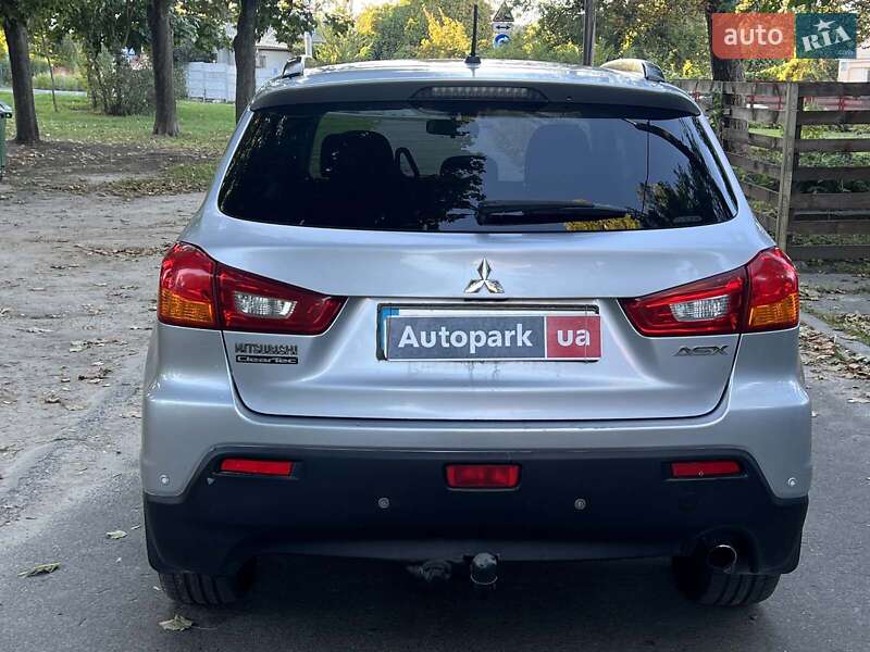 Позашляховик / Кросовер Mitsubishi ASX 2010 в Києві