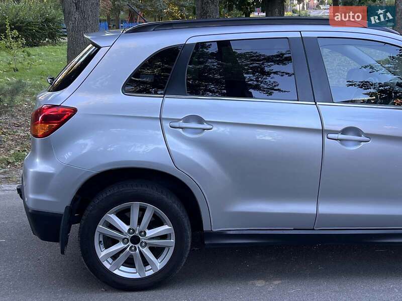 Позашляховик / Кросовер Mitsubishi ASX 2010 в Києві