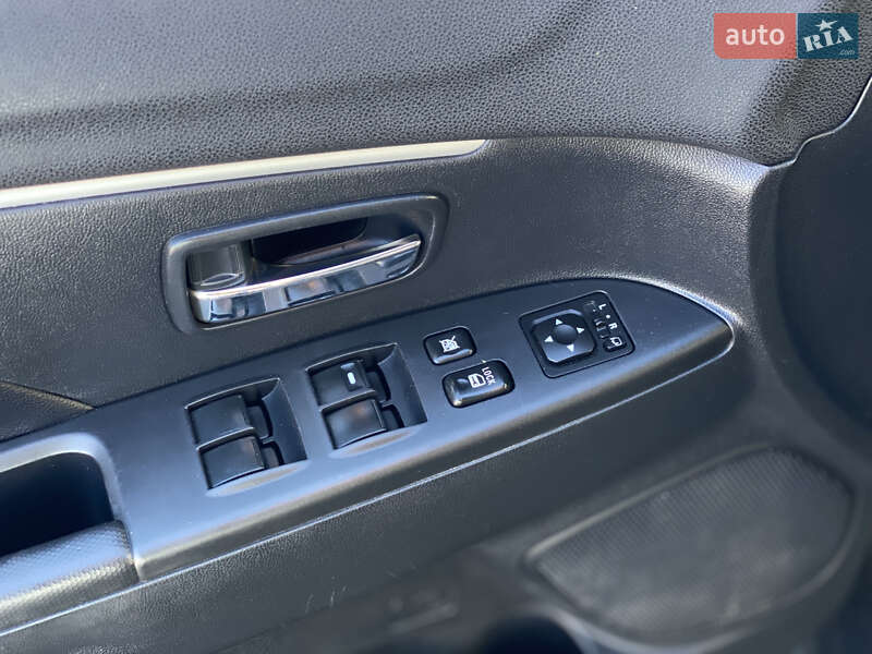 Внедорожник / Кроссовер Mitsubishi ASX 2010 в Луцке