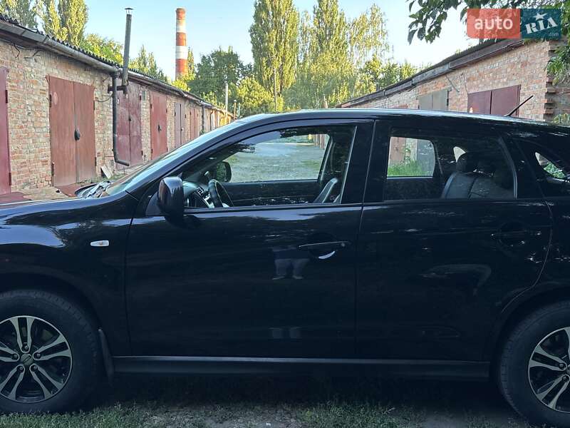Внедорожник / Кроссовер Mitsubishi ASX 2010 в Ромнах