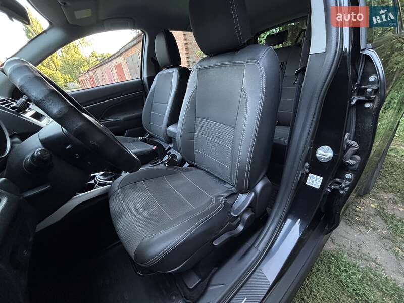 Внедорожник / Кроссовер Mitsubishi ASX 2010 в Ромнах