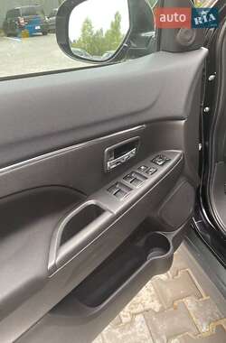 Внедорожник / Кроссовер Mitsubishi ASX 2014 в 