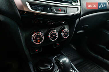 Позашляховик / Кросовер Mitsubishi ASX 2017 в  фото 19 Позашляховик / Кросовер Mitsubishi ASX 2017 в