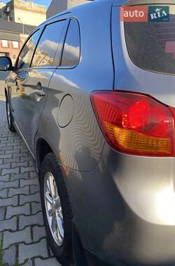 Внедорожник / Кроссовер Mitsubishi ASX 2015 в 