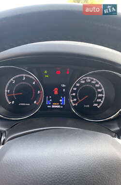 Позашляховик / Кросовер Mitsubishi ASX 2014 в  фото 21 Позашляховик / Кросовер Mitsubishi ASX 2014 в