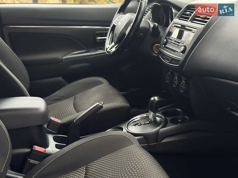 Позашляховик / Кросовер Mitsubishi ASX 2016 в Києві