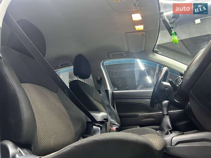 Внедорожник / Кроссовер Mitsubishi ASX 2017 в Черновцах