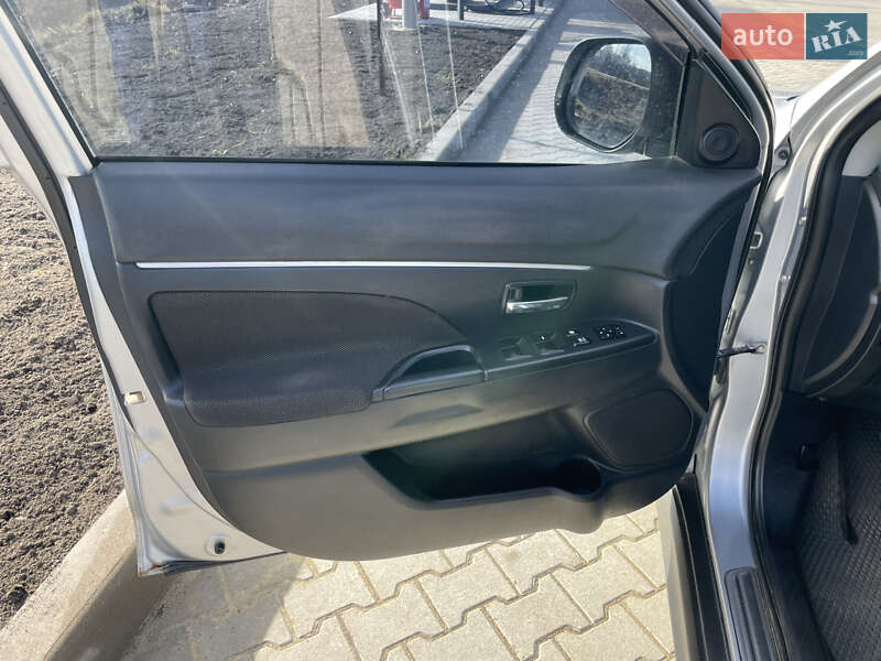 Позашляховик / Кросовер Mitsubishi ASX 2010 в Турійську