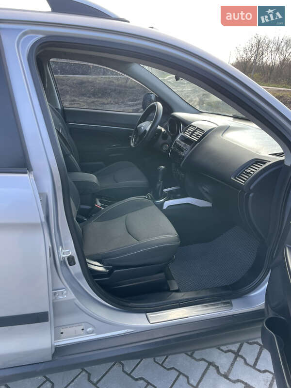 Позашляховик / Кросовер Mitsubishi ASX 2010 в Турійську