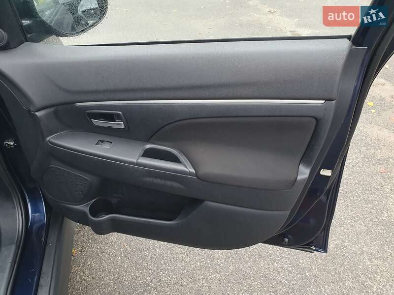 Позашляховик / Кросовер Mitsubishi ASX 2012 в Києві