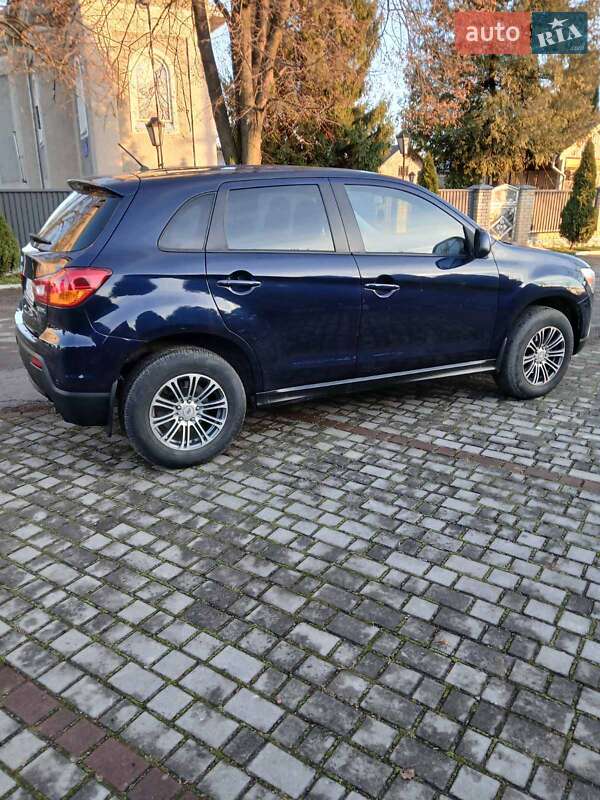 Позашляховик / Кросовер Mitsubishi ASX 2012 в Чернівцях
