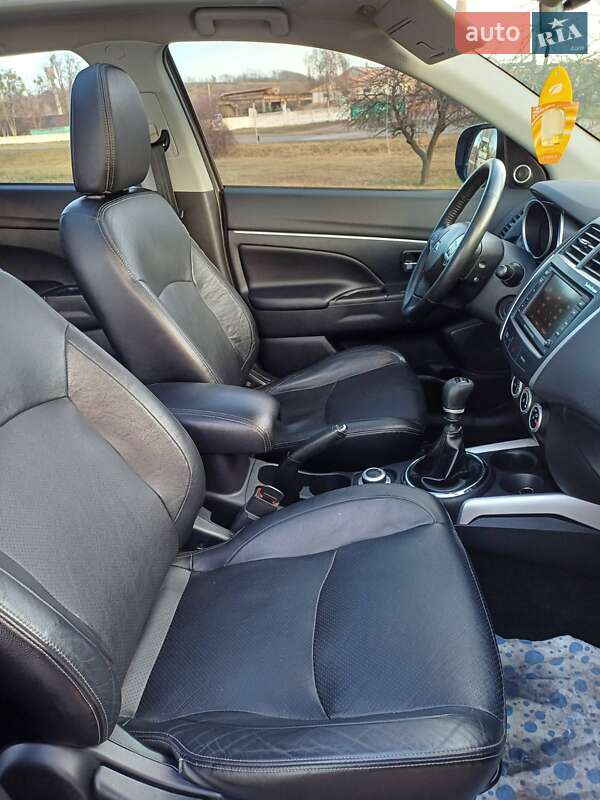 Внедорожник / Кроссовер Mitsubishi ASX 2010 в Ромнах фото 9 Внедорожник / Кроссовер Mitsubishi ASX 2010 в Ромнах